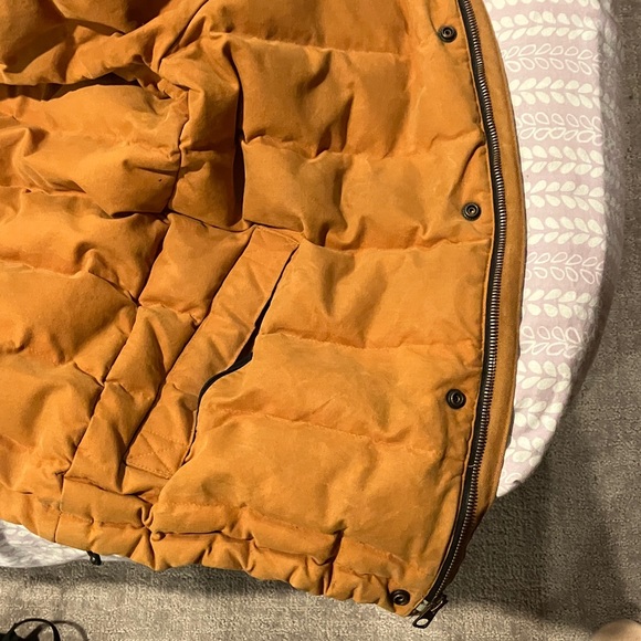 Timberland Mt Davis downfilled coat  Mens Size Medium Wheat color - Picture 13 of 15